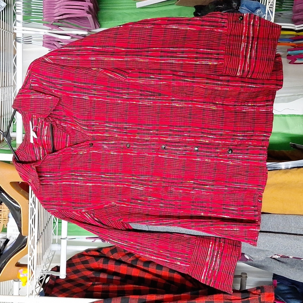 JM COLLECTION RED BUTTON DOWN BLOUSE SIZE 16